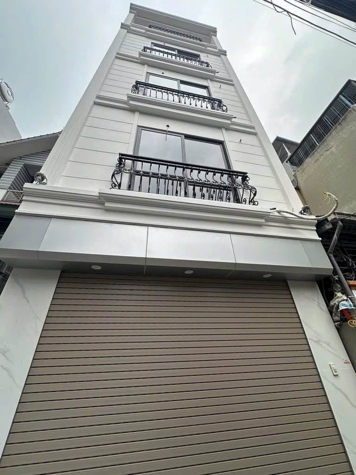 Nhà phố Thượng Cát 32m² giá 4 tỷ - View hồ thoáng đãng, chính chủ bán gấp!