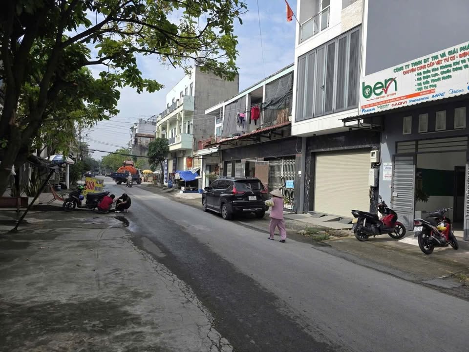 Đất nền Bà Điểm, Hóc Môn 100m² giá 5.1 tỷ - Mặt tiền đường 12m, kinh doanh tốt!