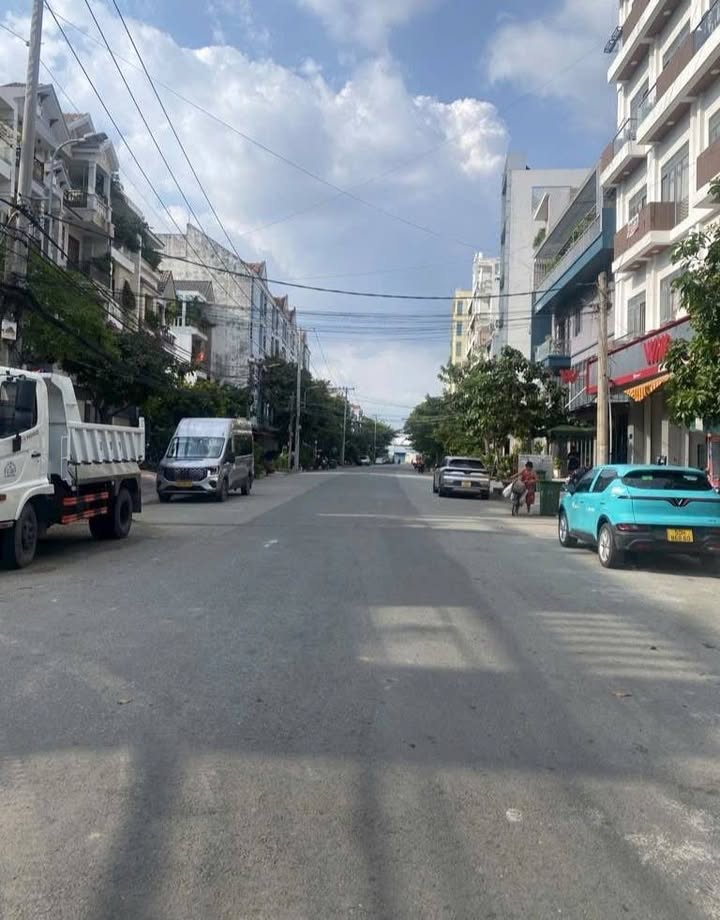 Nhà mặt tiền Phú Thuận 62m² giá chỉ 5 tỷ - Kinh doanh đa ngành nghề!