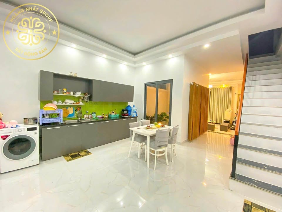 Nhà đẹp 1 trệt 1 lầu tại đường Nguyễn Vĩnh Nghiệp, Cà Mau - Giá 1 tỷ, sổ hồng chính chủ!