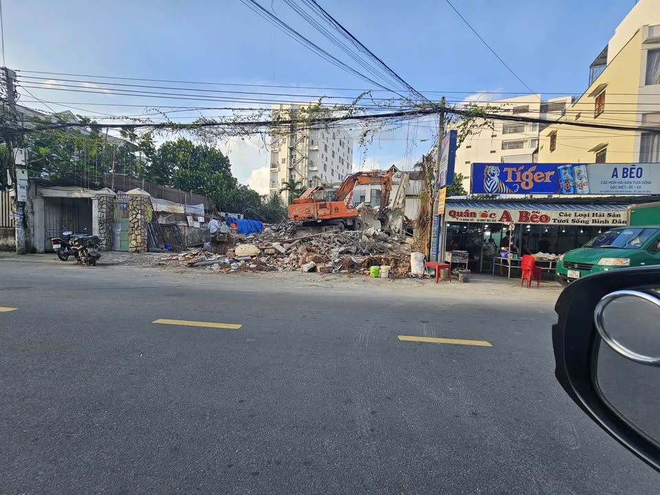 Bán đất mặt tiền Đặng Tất Nha Trang 161m² giá 32 tỷ - Cách biển chỉ 200m!