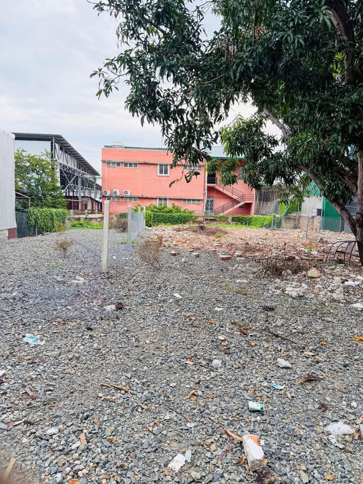 Đất nền Cam Linh Cam Ranh 130m² giá 1.5 tỷ - Khu vực sầm uất, thuận tiện đi lại!