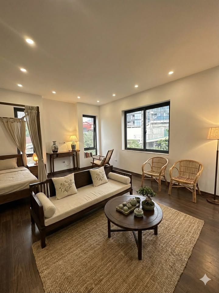 Nhà mới Đường Láng 63m² giá 11.7 tỷ - 3 mặt thoáng siêu hiếm!