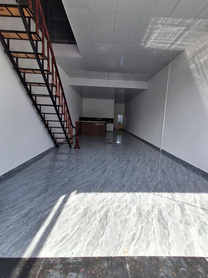 Cho thuê mặt tiền đường Minh Mạng, quận Ngũ Hành Sơn, giá 12 triệu - Kinh doanh ngay lập tức!