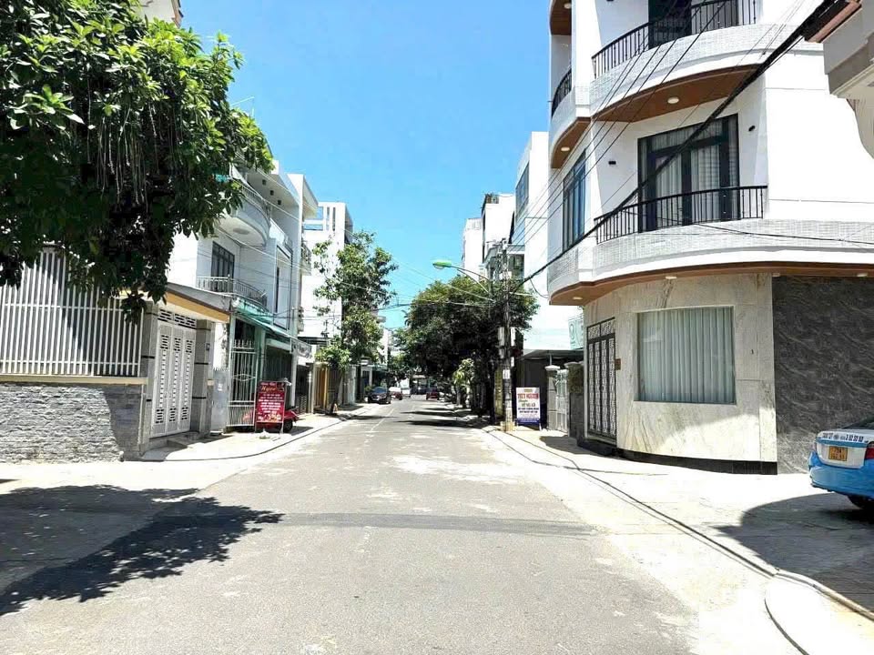 Nhà mặt tiền đường Phan Vinh, Nha Trang 98m² giá 9 tỷ - Cách biển chỉ 500m!