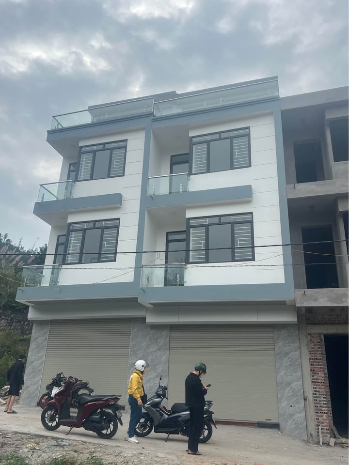 Nhà 3.5 tầng tại Hà Lầm, 50m² giá 2.4 tỷ - Ô tô vào tận cửa, chọn màu sơn theo ý thích!