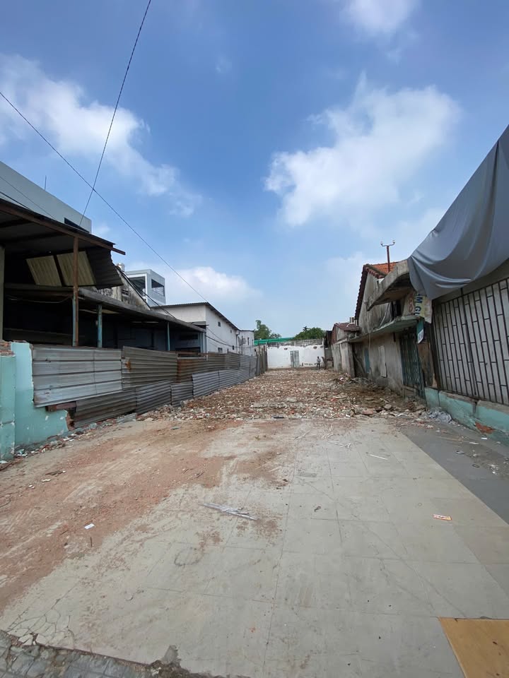 Mặt tiền kinh doanh Bà Điểm 245m² giá 15.2 tỷ - Tiềm năng sinh lời cao!