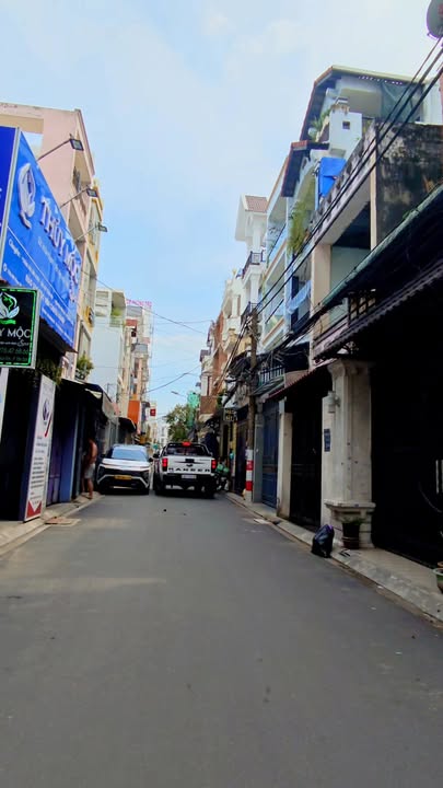 Nhà phố Phan Huy Ích, Tân Bình 60m² giá 9.99 tỷ - Ô tô đậu trong nhà, gần Metro!