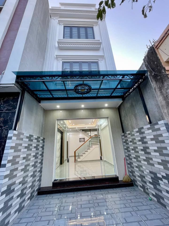 Nhà 3,5 tầng Ngõ 263 Lạch Tray, Hải Phòng 54m² giá 2.95 tỷ - Vị trí đắc địa, giao thông thuận tiện!