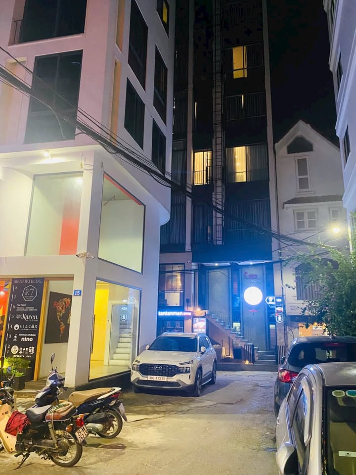 Bán Tòa Nhà Apartment Ngõ 36 Đào Tấn - Ba Đình 75m² giá 33.9 tỷ - Dòng tiền thuê 200 triệu/tháng!