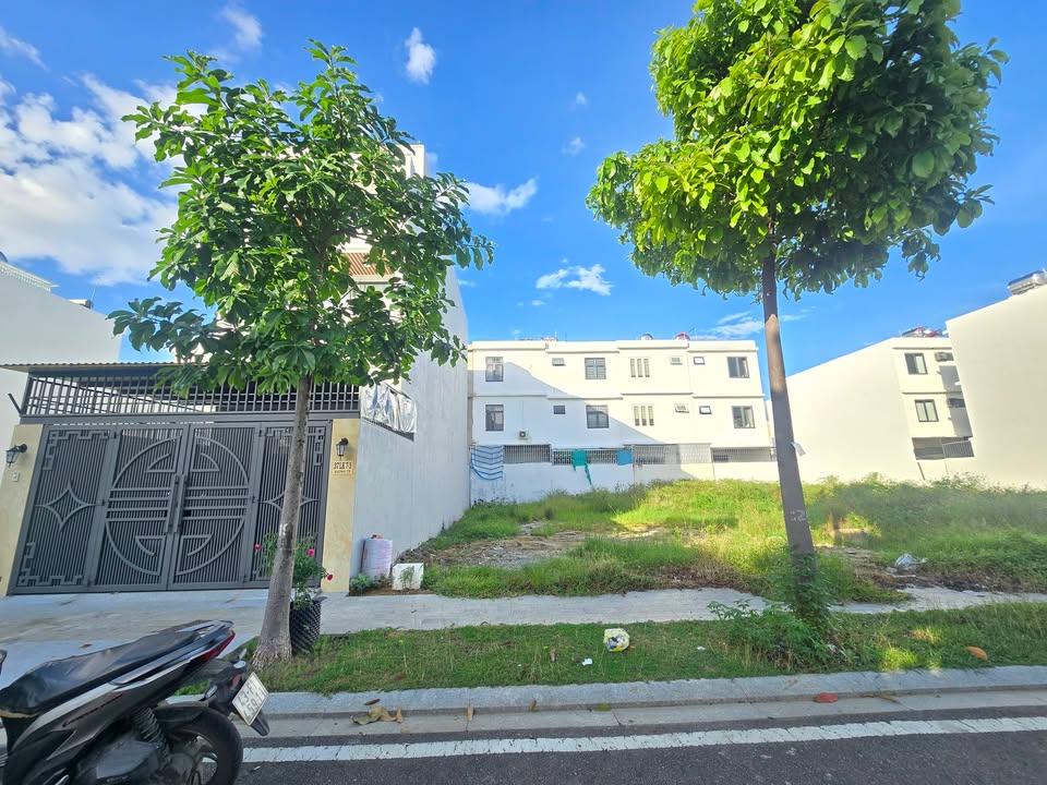 Đất nền Vĩnh Thái Nha Trang 100m² giá 5.4 tỷ - Sổ hồng chính chủ, pháp lý rõ ràng!