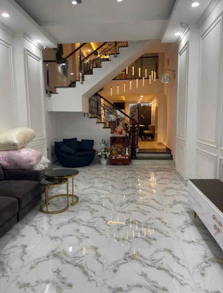 Nhà nguyên căn 5 phòng Tân Quy, Quận 7 giá 35 triệu - Full nội thất, tiện nghi!