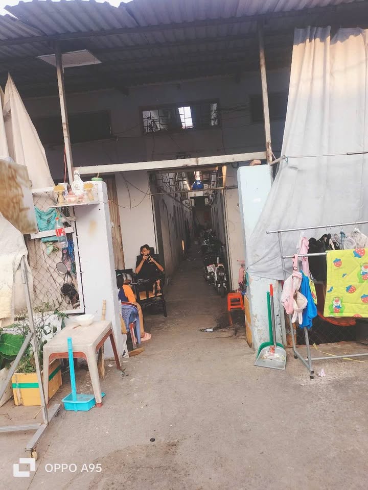 Dãy trọ 240m² đường Số 3, Bình Tân giá 13.5 tỷ - Cơ hội đầu tư sinh lời!