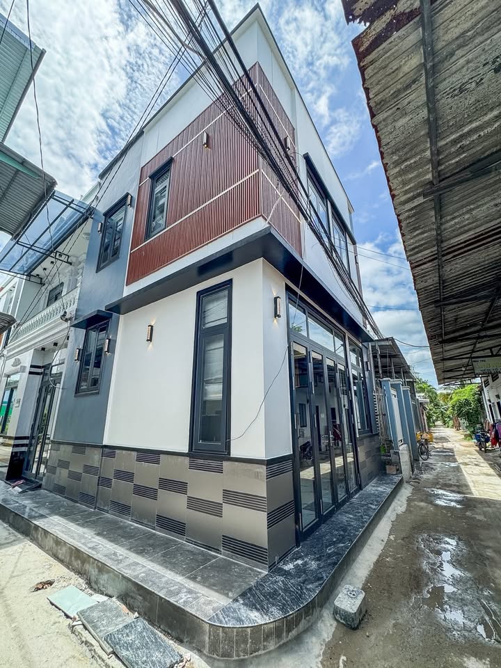 Nhà 1 trệt 1 lầu hẻm Tổ 3 đường Nguyễn Văn Linh, Cần Thơ - Giá chỉ 2.29 tỷ!