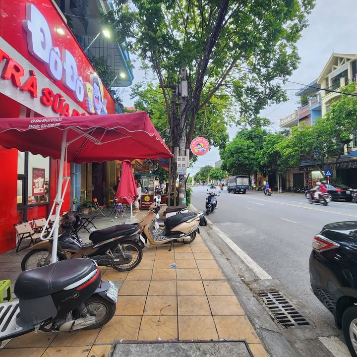 Nhà 2,5 tầng mặt phố Chu Văn An Thái Bình 69,6m² - Vừa ở vừa kinh doanh lý tưởng!