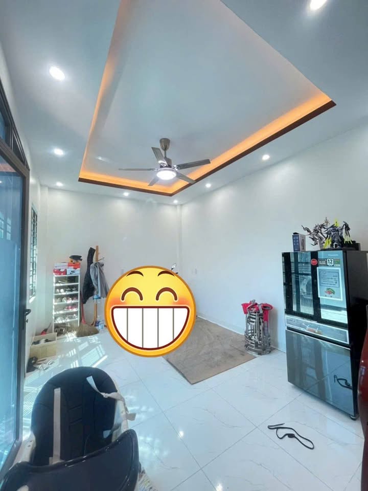 Nhà 3 tầng Trần Lãm Thái Bình 40m² giá 1.8 tỷ - Thiết kế hiện đại, đầy đủ tiện nghi!