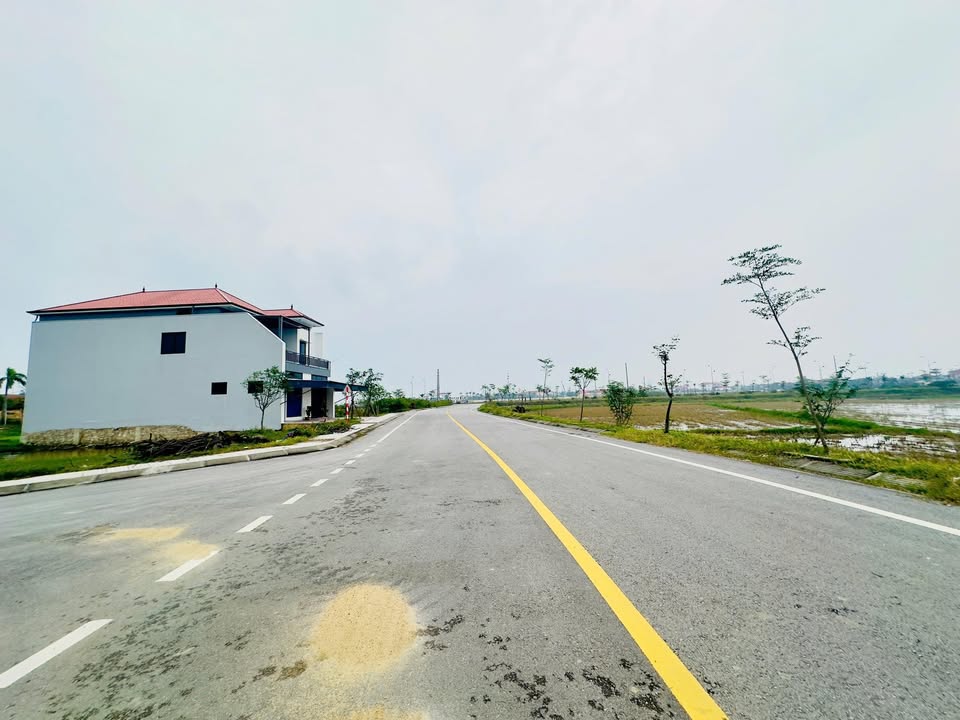 Đất nền Trần Phú Hà Tĩnh 148.8m² giá chỉ 2.9 tỷ - Đường rộng thông thoáng!