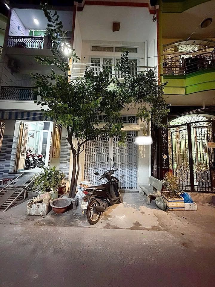 Nhà cho thuê Cư Xá Phú Lâm A, Quận 6, 35m² giá 8.8 triệu - Trống vào ở ngay!