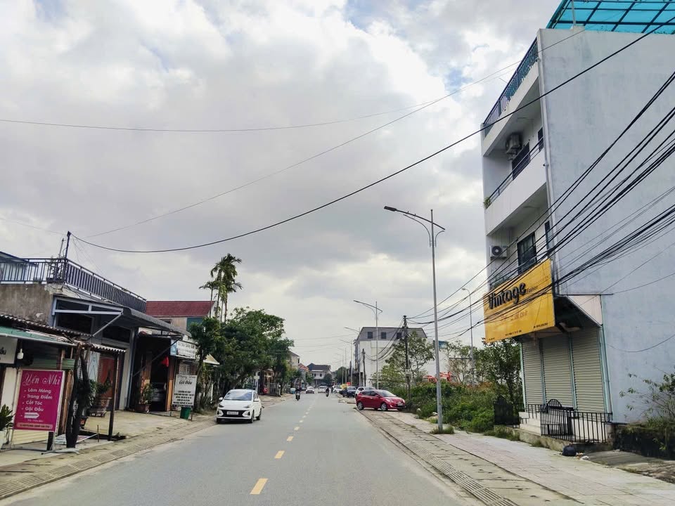 Bán nhà 3 tầng mặt tiền đường Nhân Lý, phường Sông Trí, 115m² - Vị trí kinh doanh đắc địa!