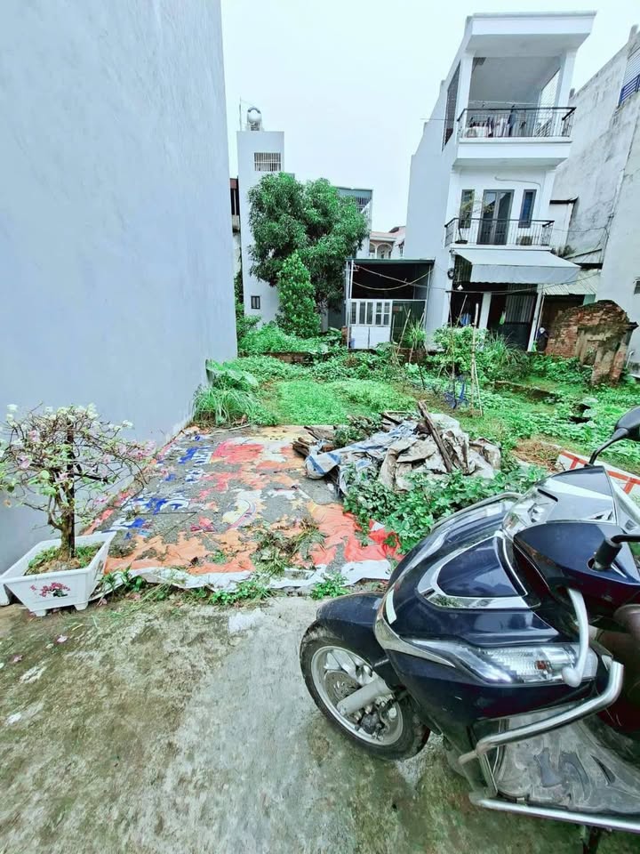 Đất nền Phúc Lợi Long Biên 37m² giá chỉ 5.1 tỷ - Sổ đỏ vuông vắn, thương lượng tốt!