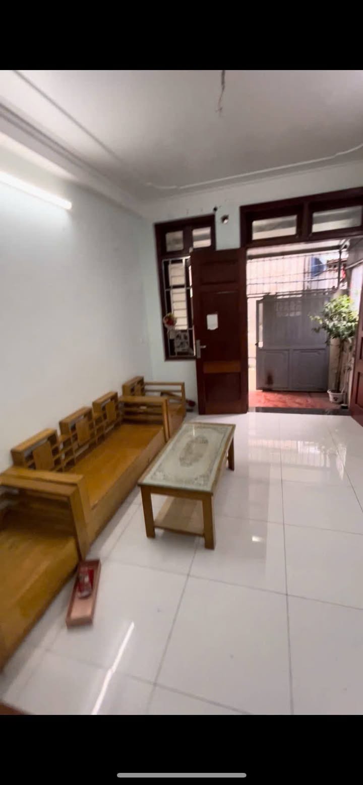 Nhà Yên Viên, Gia Lâm 50m² giá 4 tỷ - Sổ đỏ vuông vắn, ô tô đỗ cửa!