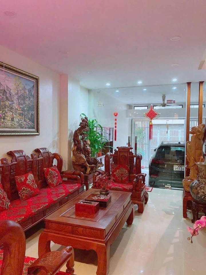 Nhà liền kề Văn Khê 82.5m² giá 19.5 tỷ - Thiết kế hiện đại, sẵn sàng vào ở!