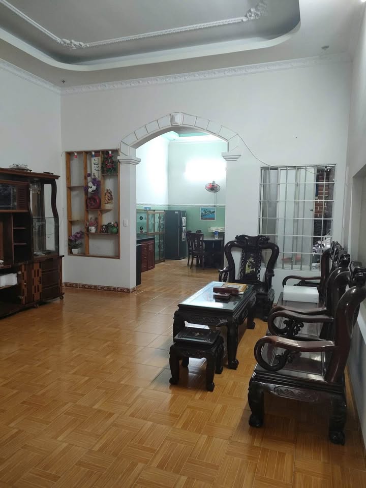 Nhà cho thuê Lưu Chí Hiếu, Vũng Tàu 2PN giá 4.8 triệu - Tiện ích đầy đủ, gần chợ và trường học!