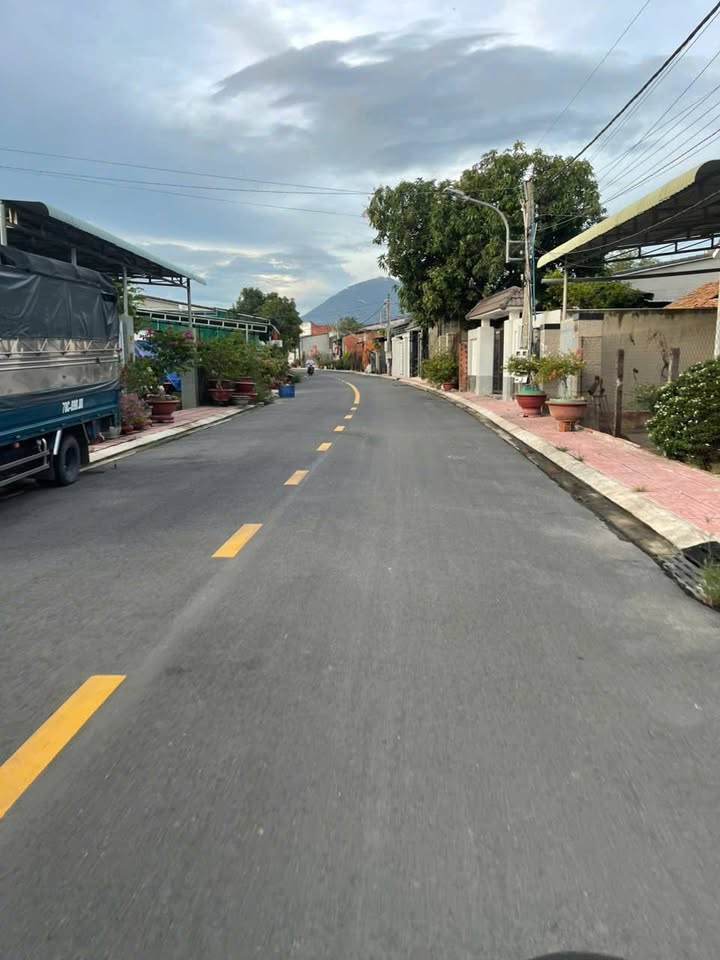 Nhà đất 64m² Phường Ninh Thạnh giá chỉ 690 triệu - Đầu tư sinh lời ngay!