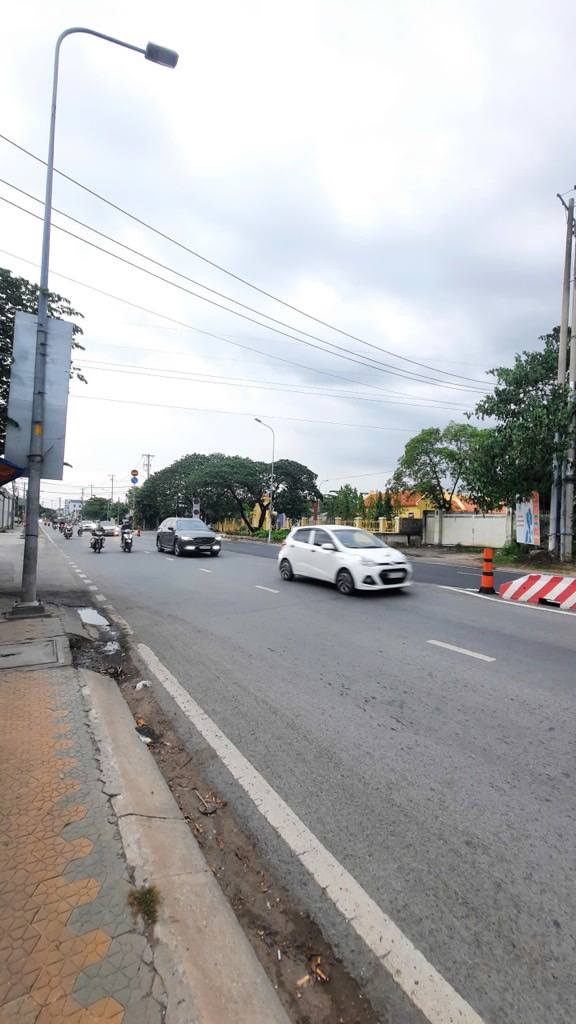 Bán nhà mặt tiền Nguyễn Hữu Trí, Tân Nhựt 162m² giá 14.7 tỷ - Cơ hội đầu tư hiếm có!