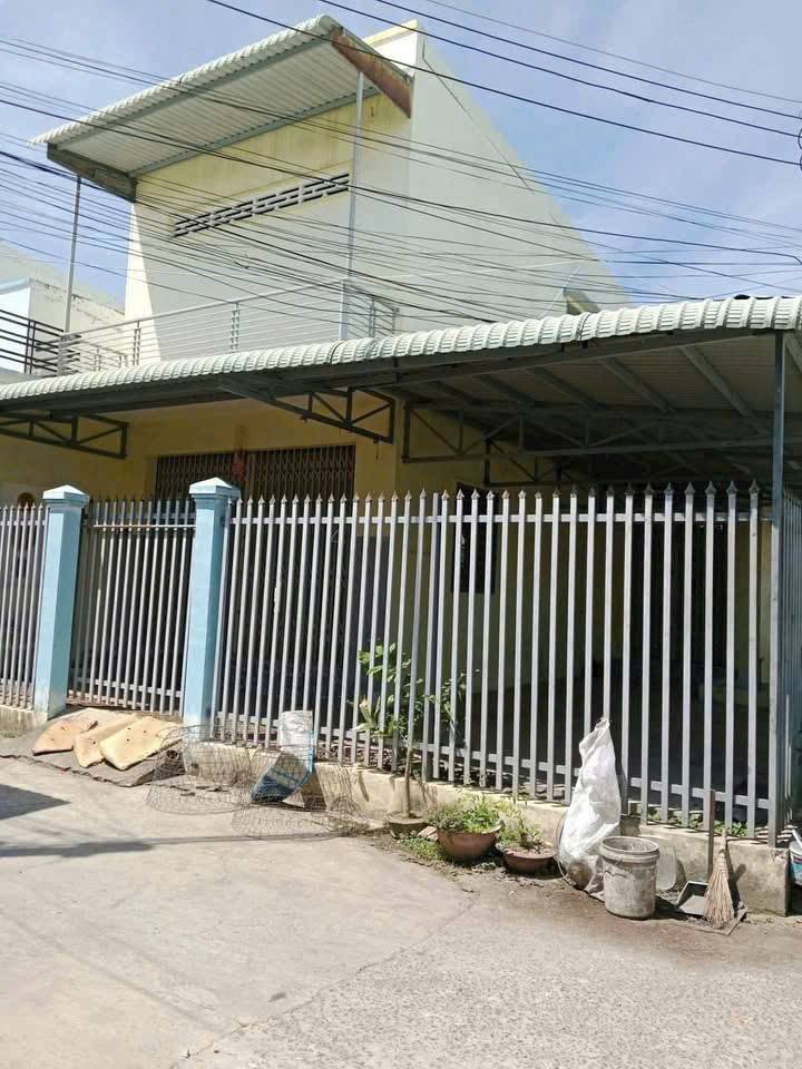 Nhà góc đường Lê Chân, phường Mỹ Quý, Long Xuyên 162m² giá 2.85 tỷ - Đầu tư sinh lời!