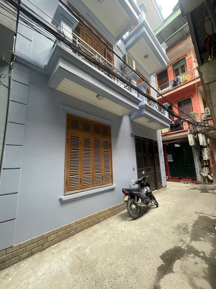 Nhà nguyên căn ngõ Dương Văn Bé, Vĩnh Tuy 53m² - Nhà mới sửa đẹp, giá thuê chỉ 13 triệu!