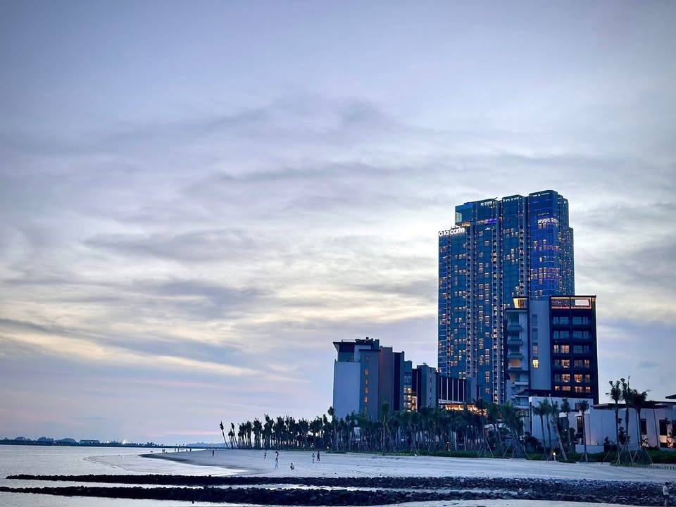 Căn hộ studio chung cư Alacarte Hạ Long 47m² giá 2 tỷ - Tầng cao view phố đẹp!