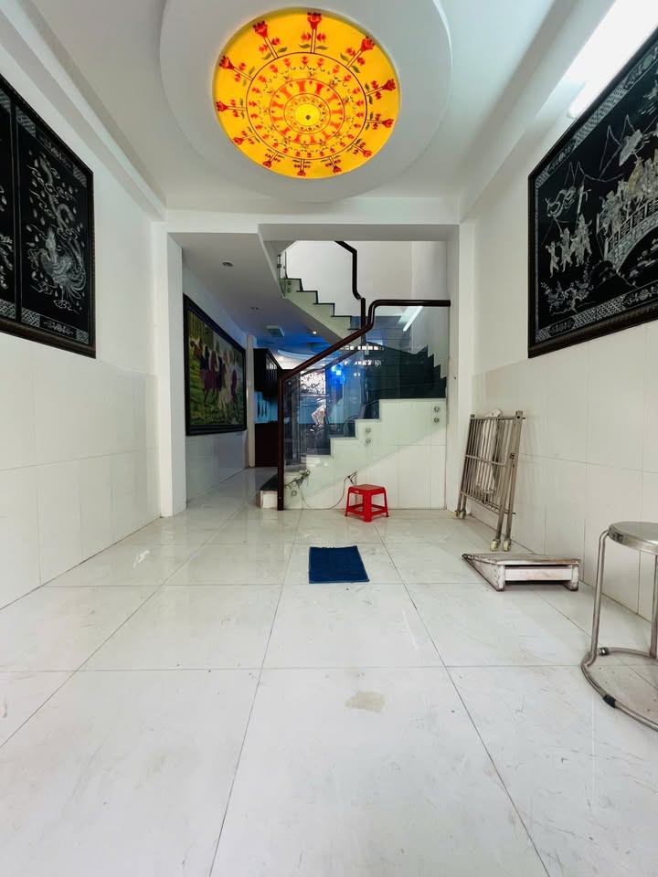 Nhà hẻm 5m Cách Mạng Tháng 8, Quận 10 - 38,7m² giá 7,4 tỷ - Cơ hội đầu tư lý tưởng!