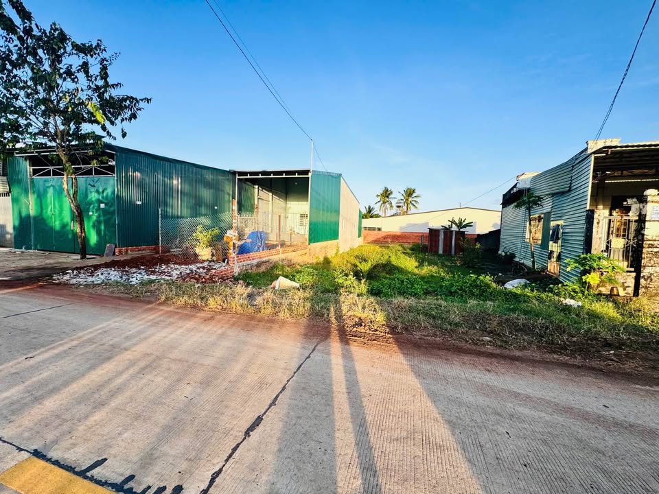 Bán Lô Đất Mặt Tiền Phan Văn Đạt - 150m² giá 1.2 tỷ - Đầu Tư Xây Nhà Định Cư Lý Tưởng!