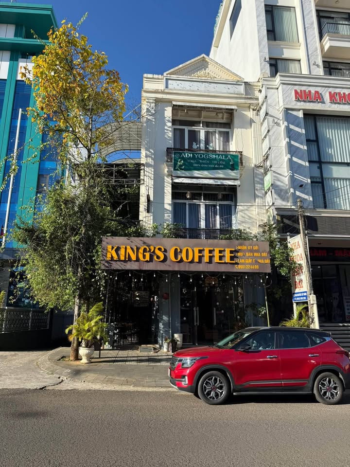 Nhà mặt tiền Nguyễn Tất Thành Pleiku 160m² giá 23 triệu - Không gian kinh doanh lý tưởng!