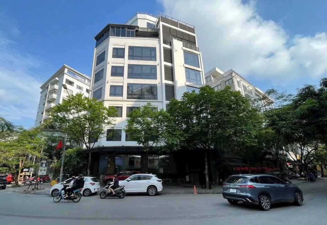 Cho thuê mặt bằng kinh doanh Lê Văn Thiêm 100m² giá 30 triệu - Mặt tiền lớn, đông đúc!