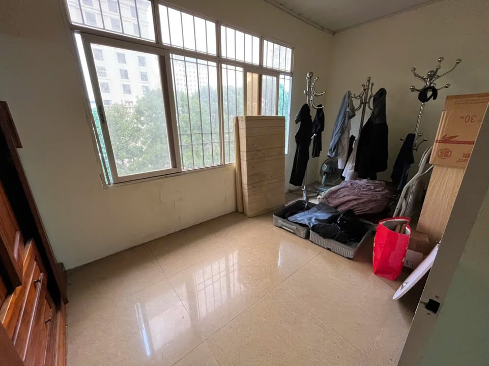 Căn hộ tập thể Giảng Võ 80m² - Full đồ, an ninh tốt!