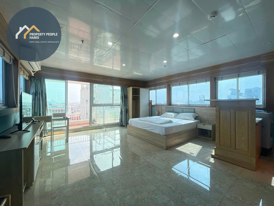 Studio 48m² tại mặt phố Nguyễn Trung Trực, Ba Đình - Full nội thất, gần ga Long Biên!