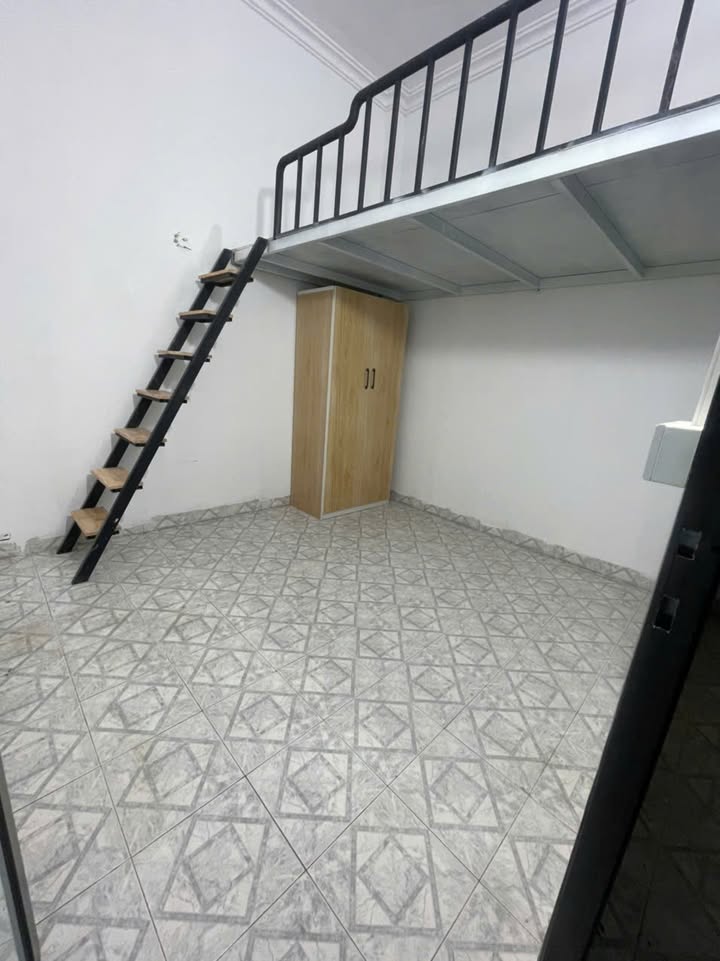 Nhà nhỏ cho thuê tại Ngõ 105 Thụy Khuê, 3 triệu/tháng - Đầy đủ nội thất, không chung chủ!