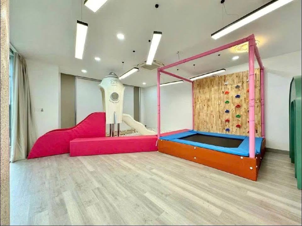 Biệt thự Townhouse Trường Thi Hải Châu 184m² giá 21 tỷ - Đầu tư sinh lời 100 triệu/tháng!