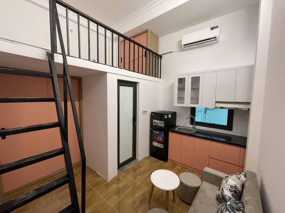 Cho thuê Studio tại Ngõ 255 Lĩnh Nam, 15m² giá 3.7 triệu - Thang máy và nội thất đầy đủ!