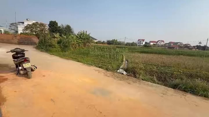 Nhà 3 tầng Vạn Xuân 340m² giá 1.8 tỷ - Đầy đủ công năng, sẵn sàng ở ngay!