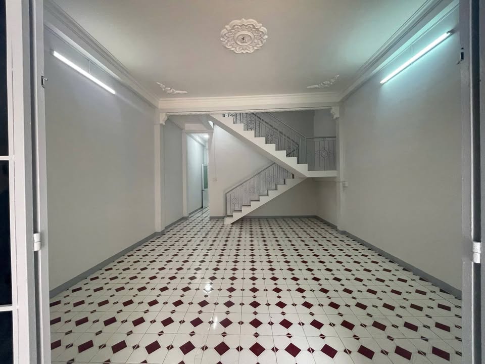 Nhà mặt tiền đường Trần Phú, phường 5, TP. Vũng Tàu 93m² giá 9.5 tỷ - Sổ hồng riêng, thương lượng tốt!