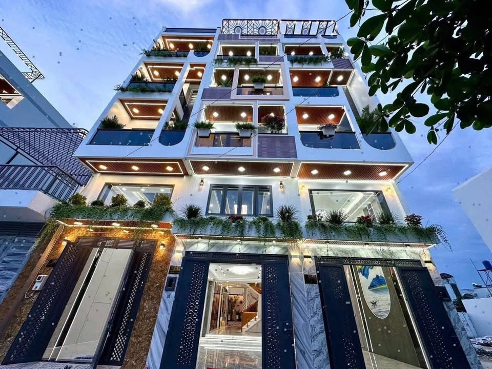 Nhà phố 4 tầng tại Trung Mỹ Tây, Q12, giá chỉ 7.95 tỷ - Full nội thất sang trọng!