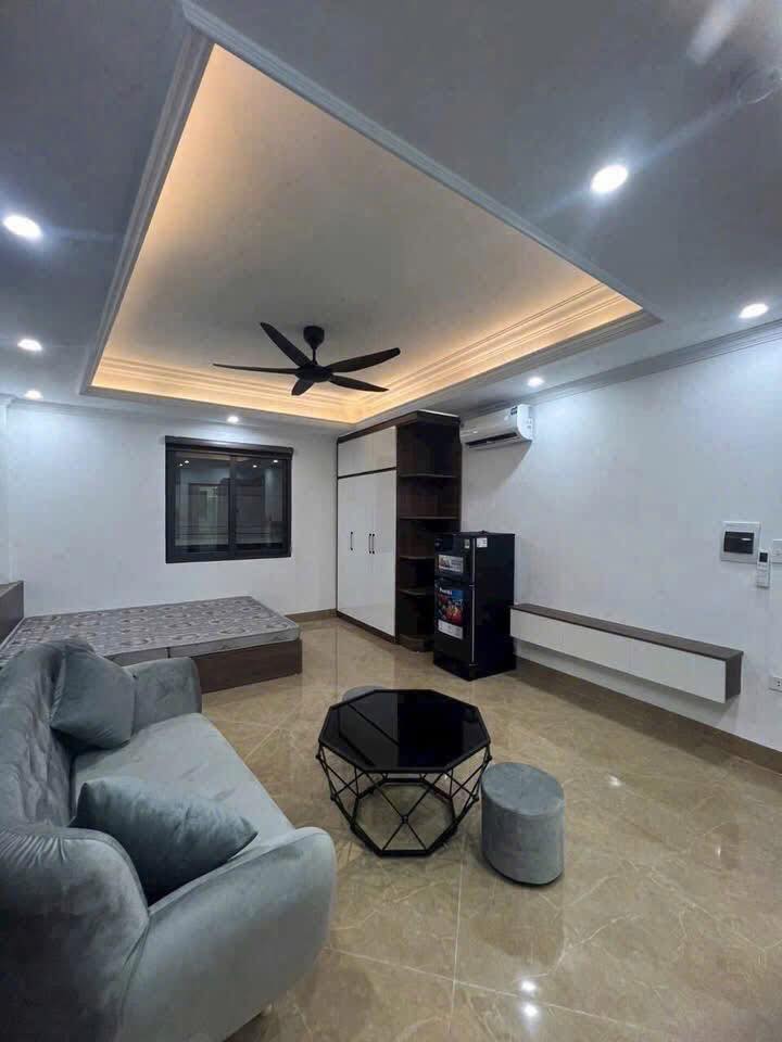 Phòng cho thuê Ngõ 5 Nguyễn Văn Cừ Long Biên 25m² giá 5.5 triệu - Không gian thoáng đãng, đầy đủ tiện nghi!