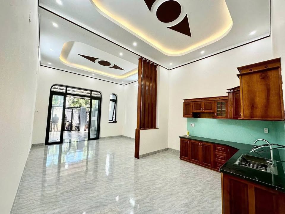 Nhà hẻm 528 Lê Duẩn, Pleiku 135m² giá 1 tỷ - Hẻm rộng thoáng mát!