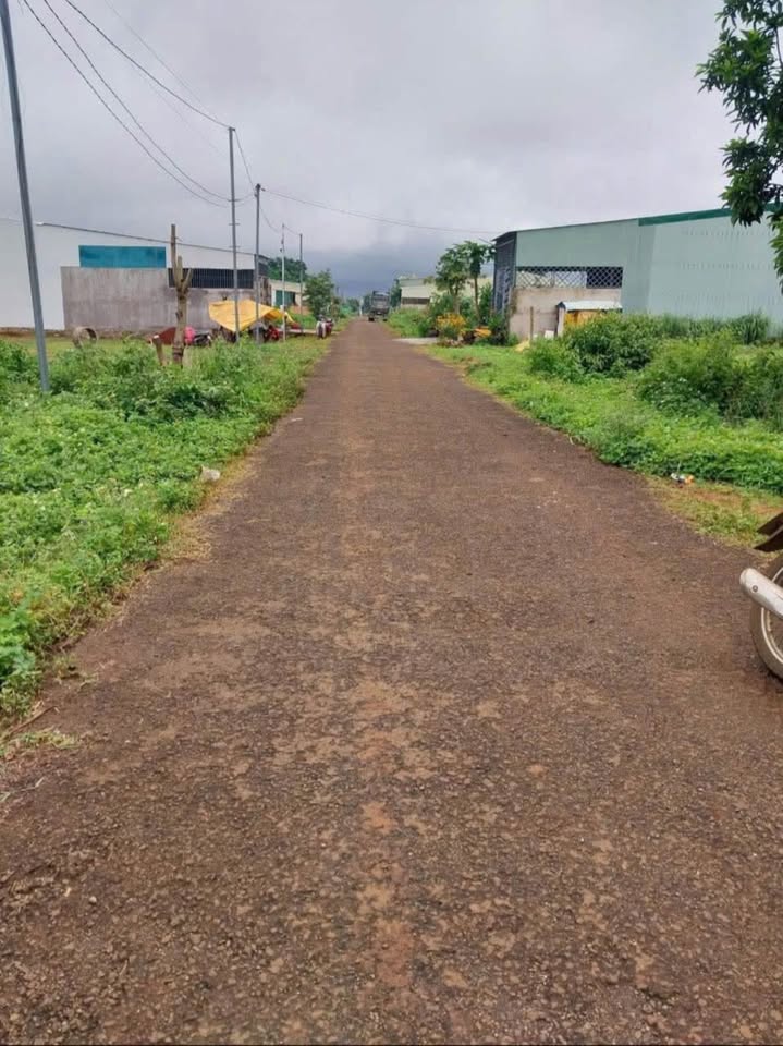 Đất nền Nghĩa Hưng Chư Păh 180m² giá 100 triệu - Vị trí đắc địa gần công viên!