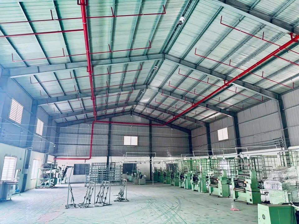 Cho thuê kho/xưởng 1200m² tại KCN Hòa Sơn, Lương Sơn - Giá chỉ 66 triệu/tháng!