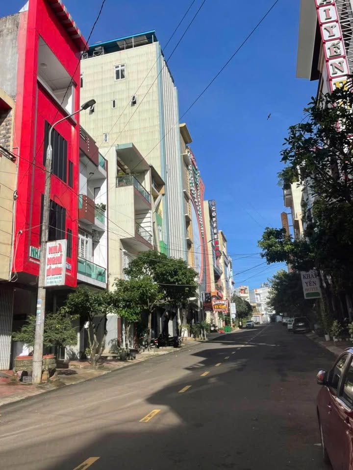 Nhà nghỉ 4 tầng mặt tiền Tạ Quang Bửu 94.5m² giá 7.5 tỷ - Kinh doanh ổn định!