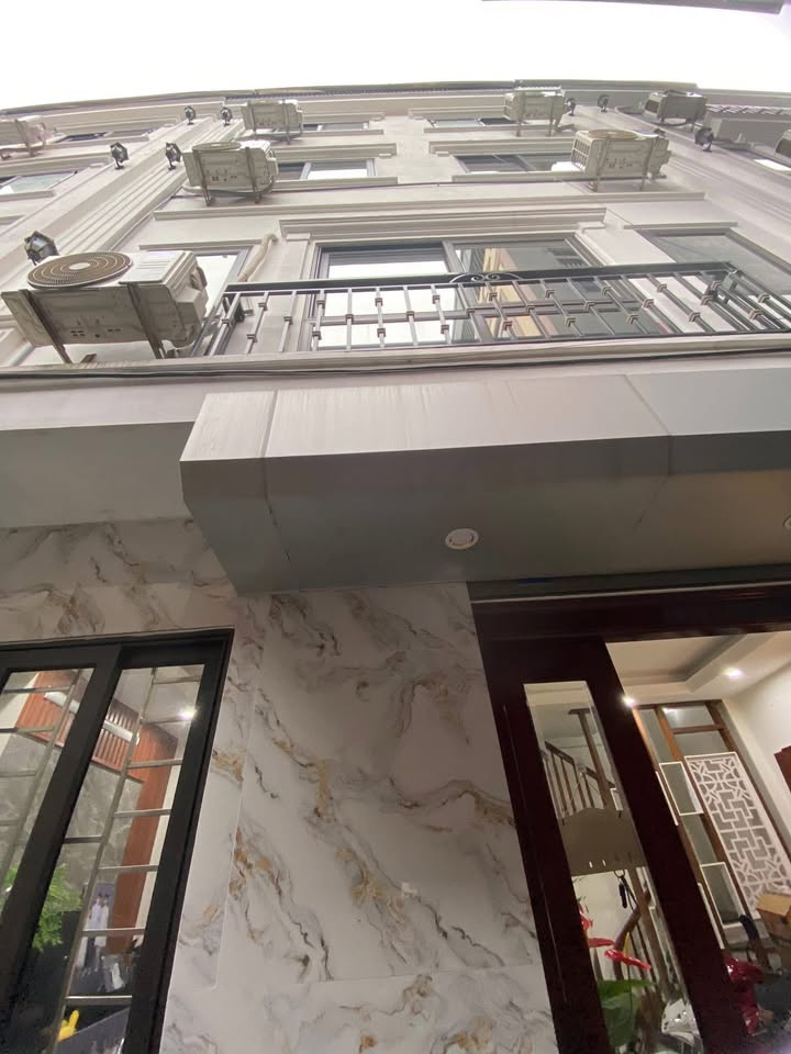 FrontHouse tại Yên Nghĩa 40m² giá 6.99 tỷ - Vị trí đắc địa, nội thất đầy đủ!